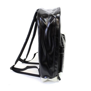 OUTDOOR(アウトドア) 12429189-60 シャイニング PU デイパック ブラック
