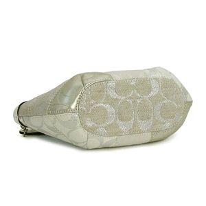 Coach(コーチ) ポーチ 42480SIGNATURE STRP PATCH ホワイト