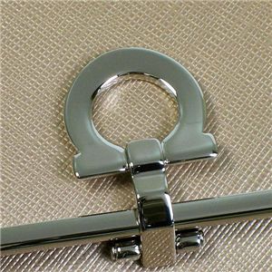 Ferragamo（フェラガモ） Wホック財布 GANCINI ICONA VITELL 224639 433257 ブロンズ 第5画像