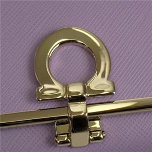 Ferragamo(フェラガモ) キーケース GANCINI ICONA VITELL 224627 455629 ライトパープル