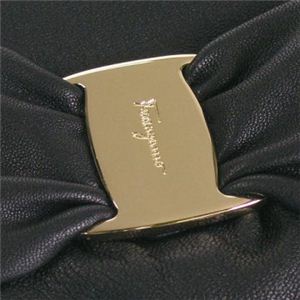 Ferragamo(フェラガモ) 長財布 VARA ICONA 22B178 462919 ブラック