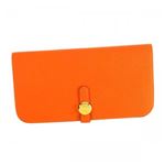 Hermes（エルメス） 長財布  061200CC 9J FEUの詳細ページへ