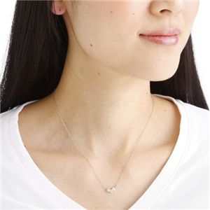 プラチナ0.15ct SIクラスダイヤモンドV3ストーンペンダント