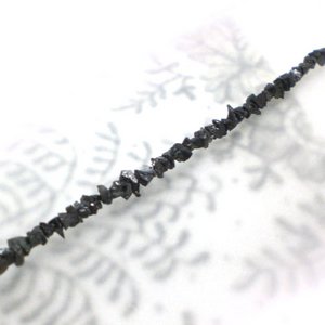 ブラックダイヤ15ctラフクリスタル ラウンドネックレス