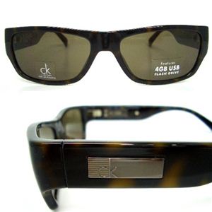 Calvin Klein�i�J���o���N���C���j �T���O���X USB�t���b�V���������[4GB�������f�� CK3083S-004 �X���[�N�u���E���~�_�[�N�n�o�i