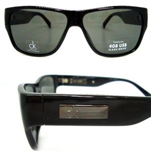 Calvin Klein�i�J���o���N���C���j �T���O���X USB�t���b�V���������[4GB�������f�� CK3084S-001 �u���b�N�~�u���b�N