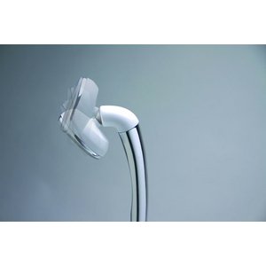 光と水の妖精　エコなLEDシャワーヘッド