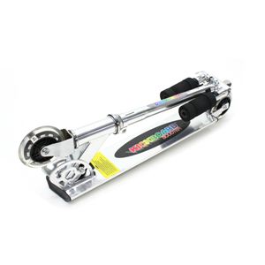 LED内蔵でホイールが回ると光る 折畳み式 KICKBOARD(キックボード)