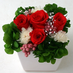 【母の日ギフト！4月28日まで限定】プリザーブドフラワー レッドローズ