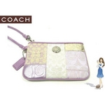 Coach(コーチ) バッグ シグネチャー ストライプ パッチワーク リストレット ピンク 42478