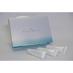 �������R�Ȕ����Ɂb�z���C�g�j���O�yAQUA White�^�A�N�A�z���C�g�z�R�{�Z�b�g