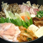 六白黒豚バラ肉&コラーゲンドーム付!!ぷるぷるもつ鍋 3〜4人前