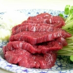 高級料亭御用達　馬刺し「馬ラエティ」お一人様完食サイズミニパックセット　馬刺し500g 馬モツ煮200g 馬ゴボウ煮200g 馬肉スライス200g　製造メーカー直送だから実現したこの価格