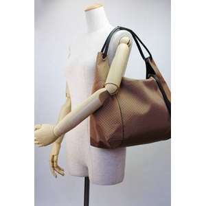 GUCCI（グッチ）　PVCコーティング×カーフ　ショルダーバッグ 第2画像