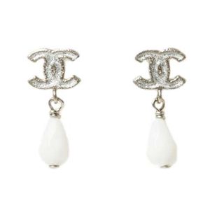 【現品限り】CHANEL(シャネル) ピアス ココ B10A シルバー/白 【新品】