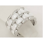 【現品限り】CHANEL（シャネル） ウルトラリング ホワイトセラミックK18WG 3連ダイヤ 【中古SA】の詳細ページへ