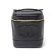 【現品限り】CHANEL（シャネル） 縦型バニティ キャビア 黒 ブラック 【中古AB】