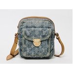 【美品 現品限り】 LOUIS VUITTON ［ルイヴィトン］ モノグラムデニム カメラバッグ　ブルー　M95348　ショルダーバッグ 【中古B】の詳細ページへ