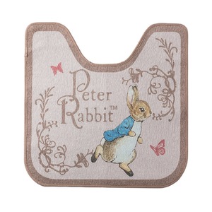 ピーターラビット　シェニールトイレマット60&times;60cm　ベージュ