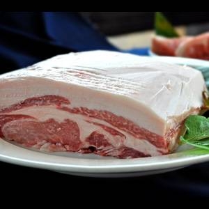 超希少!純血アグー(琉球在来種黒豚) 焼肉用2kg 箱入り 【石垣島直送】
