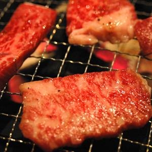 【のし付き（名入れ不可）・桐箱入り お歳暮・お中元に】 最高級 石垣牛 焼肉・特選カルビ3kg A5・4クラス【石垣島の牧場から直送】