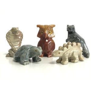 【ミニ動物　アニマルの置物5点セット】T05　天然石　ソープストーンのお守り　動物の形したミニチュア　ハンドメイド彫刻　ペルー製 