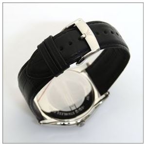 Emporio Armani（エンポリオ・アルマーニ） シンプルでスタイリッシュ。ビジネスユースもお薦めのレザーストラップ・ウオッチ AR1703
