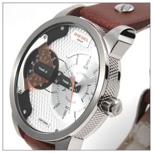 DIESEL(ディーゼル) 腕元を主張する3Dインデックス。2Time表示のブレス・ウォッチ DZ7309