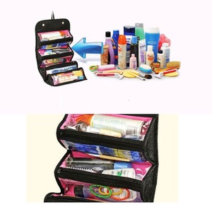 コンパクトなのに大容量の小分け出来る化粧ポーチ