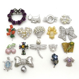 Iパール＆ぷっくりリボンブローチ（ホワイトパール）