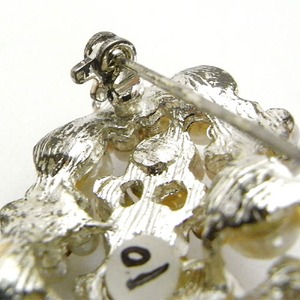 たっぷりIパールのハートブローチ(クリア)