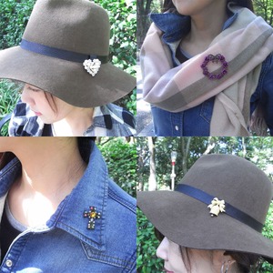 たっぷりIパールのハートブローチ(クリア)