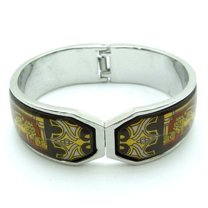 陶器(エマイユ)使いのセパレートバングル/有翼の獅子