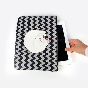 JETOY（ジェトイ）　クラッチバッグ（Ｌ） ／赤ずきん