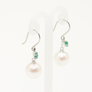 プラチナ　7mmあこや真珠 エメラルド  フックピアス　パールピアス