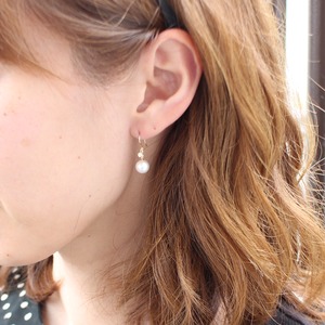 18金 イエローゴールド　7mm珠 アコヤ本真珠　ムーンストーン　フックピアス　パール　誕生石