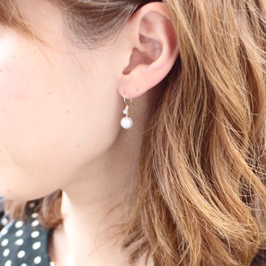 18金 イエローゴールド　7mm珠 アコヤ本真珠　ブルートパーズ　フックピアス　パール　誕生石