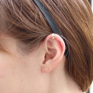 10金イエローゴールド ブルートパーズ イヤーカフ