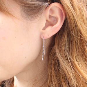 プラチナ スクリューモチーフ チェーンピアス