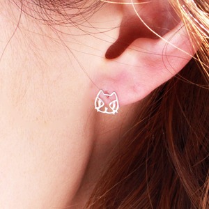 ホワイトゴールド ネコ フェイス スタッド ピアス