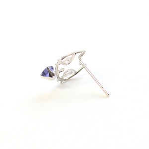 ホワイトゴールド ネコ アイオライト フェイス スタッド ピアス 