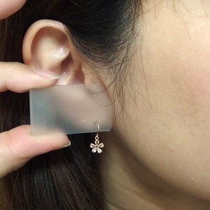 ピアス ピンクキュービックジルコニア K10 ピンクゴールド ジプシーピアス 高品質 花 フラワーモチーフ