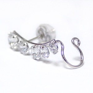 ピアス 高品質キュービックジルコニア K10 ホワイトゴールド イヤーカフ 左耳用 ラインピアス シリコン製ダブルロックキャッチ