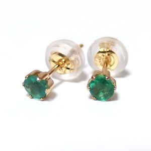 ピアス エメラルド K18 イエローゴールド 5月 誕生石 シリコン製ダブルロックキャッチ