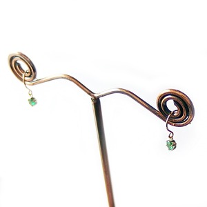 ピアス エメラルド K18 イエローゴールド 5月 誕生石 ジプシーピアス シンプル