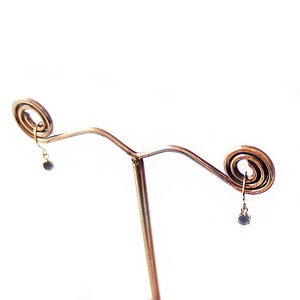 ピアス サファイア K18 イエローゴールド 9月 誕生石 ジプシーピアス シンプル