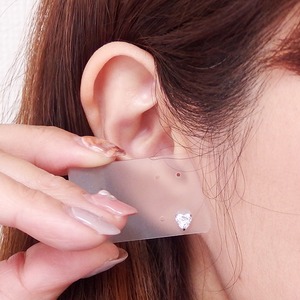 ピアス キュービックジルコニア プラチナ Pt900 5mm ハート 高品質 シリコン製ダブルロックキャッチ仕様 一粒留