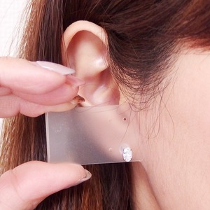 ピアス キュービックジルコニア プラチナ Pt900 オーバル 高品質 シリコン製ダブルロックキャッチ仕様 一粒留