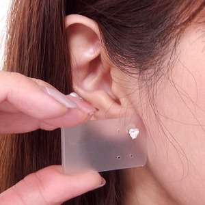 ピアス キュービックジルコニア K18 イエローゴールド 5mm ハート 高品質 シリコン製ダブルロックキャッチ仕様 一粒留