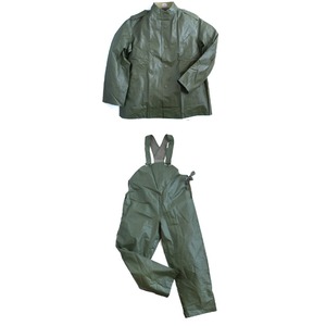スウェーデン軍放出綿裏地付サロペット式上下セットレインスーツ未使用デットストック（Ｍ〜Ｌ)